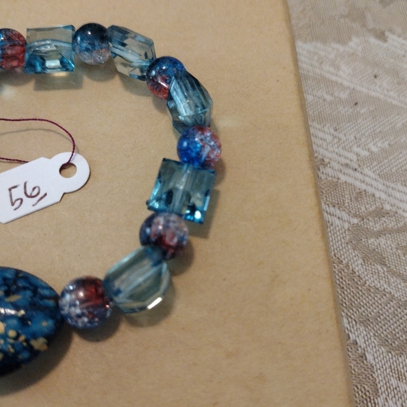 Artemis's Gems custom-made beaded bracelet with large gold and blue gem - Picture 2 of 4